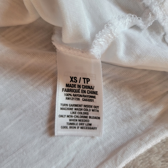 Aeropostale || white and black graphic cropped tee - Picture 5 of 6